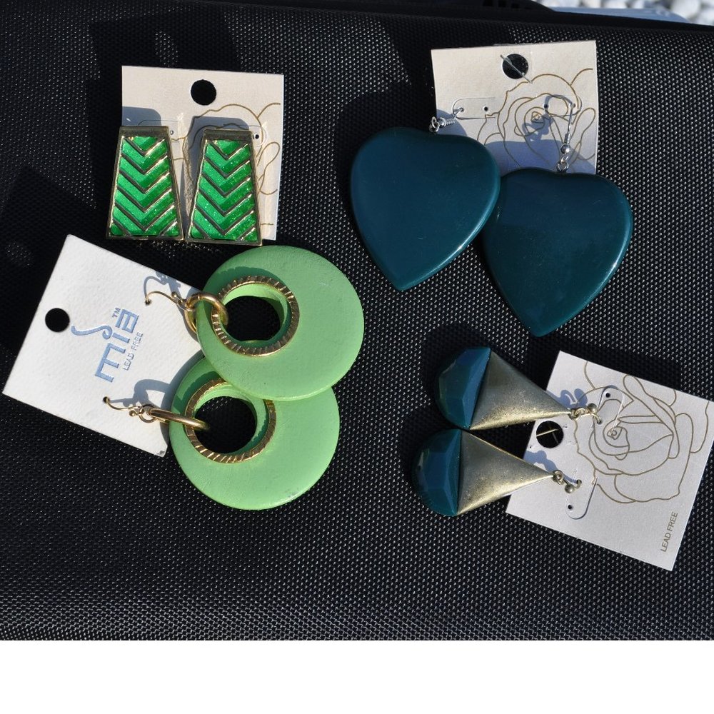 Jewelry Lot fashion Earrings 4 pcs brand new mostly all them with tags